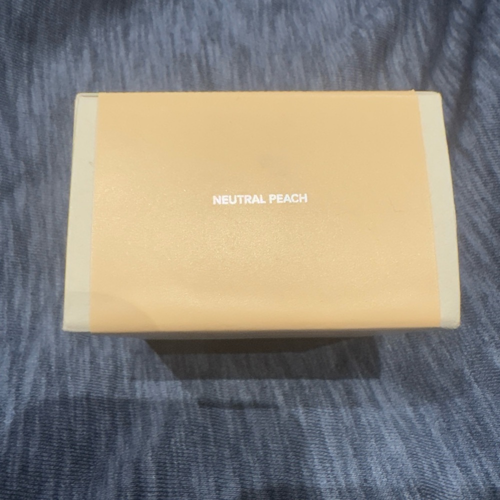 BNIB Haus Labs Loose Powder neutral peach